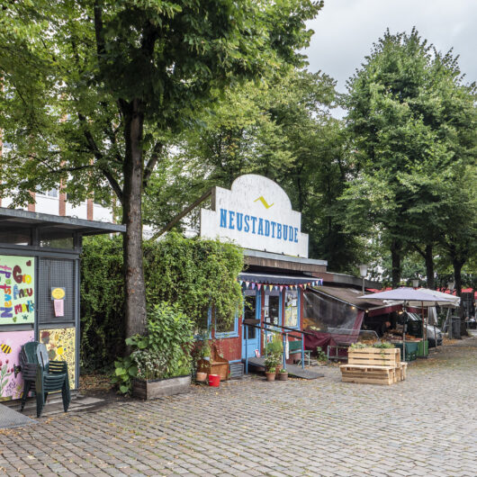 Neben der Neustadtbude auf dem Großneumarkt findet das Neustadtfest statt