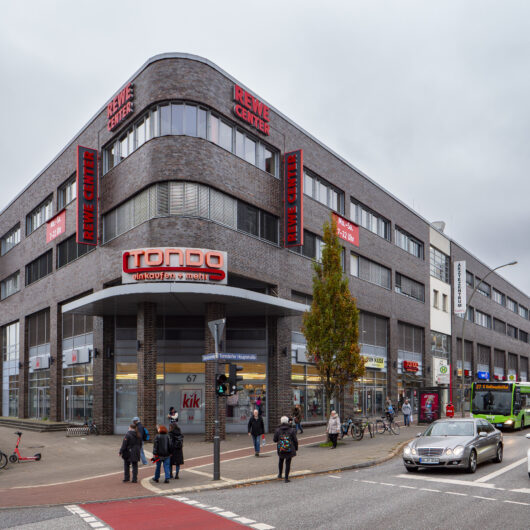 Nahversorgung im Einkaufszentrum Tondo. Foto: Bent Szameitat