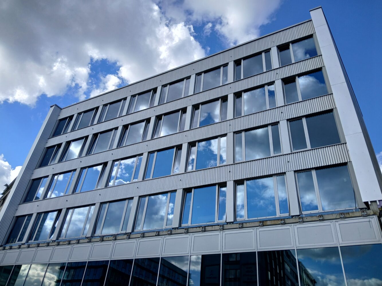 Gläserne Hausfassade