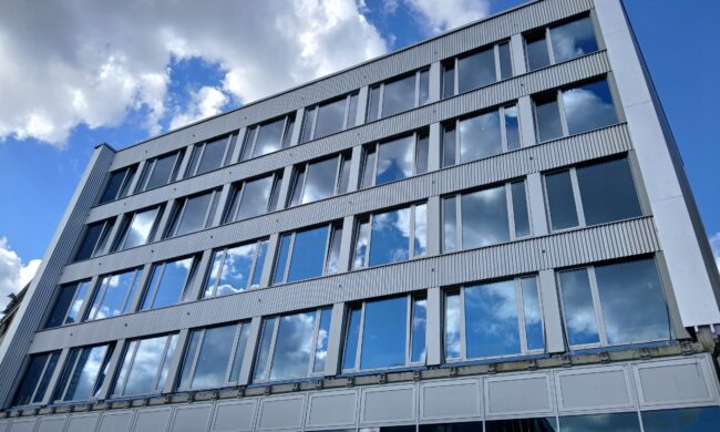 Gläserne Hausfassade
